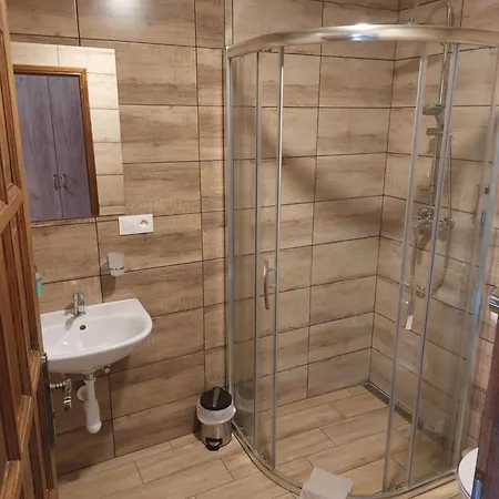 Konukevi Privat Lena 3*